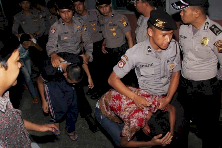 Endonezya’da çocuk tacizcilerine yönelik kimyasal hadım cezasına onay