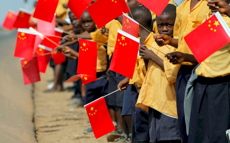 Uzun yıllar Batı'nın sömürgesi olan Afrika, şimdi Çin'in hedefinde