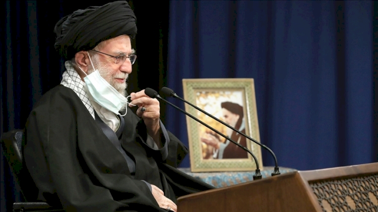 İran dini lideri Ayetullah Hamaney ABD ve İngiliz aşılarının İran'a girişini yasakladı