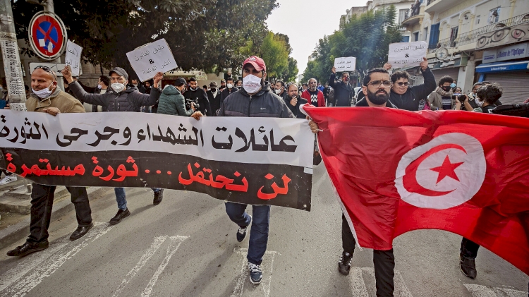 Tunus'ta devrimin 10. yıl dönümü 'şiddetli' protestoların gölgesinde kaldı