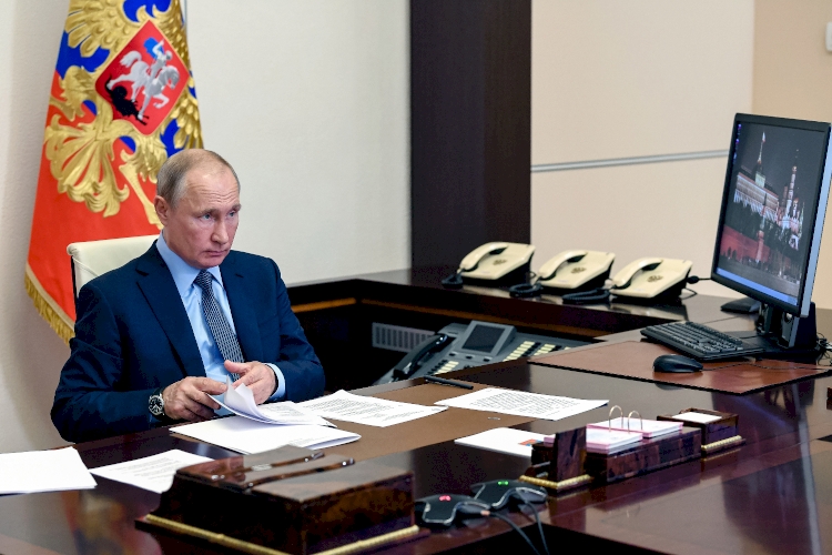 Putin: Teknoloji devleri fiilen devletle rekabet ediyor