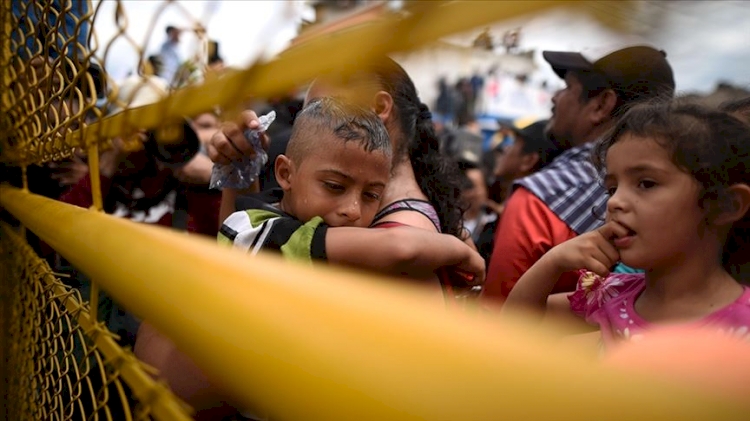 ABD, Meksika'da bekletilen 25 bin sığınmacıyı kabul etmeye başlayacak