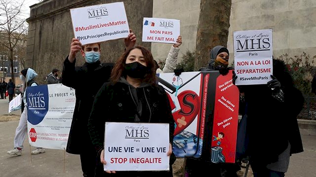 Fransa'da 'İslamofobi' ve 'ayrılıkçı' yasa tasarısı protesto edildi