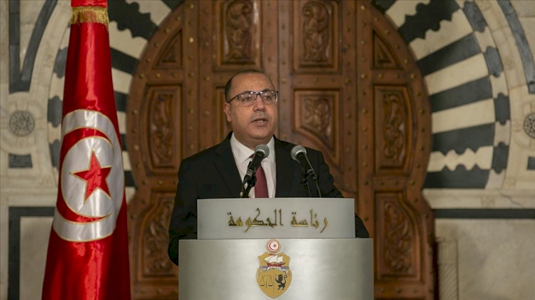 Kabine krizinin yaşandığı Tunus'ta Başbakan Meşişi 5 bakanı görevden aldı