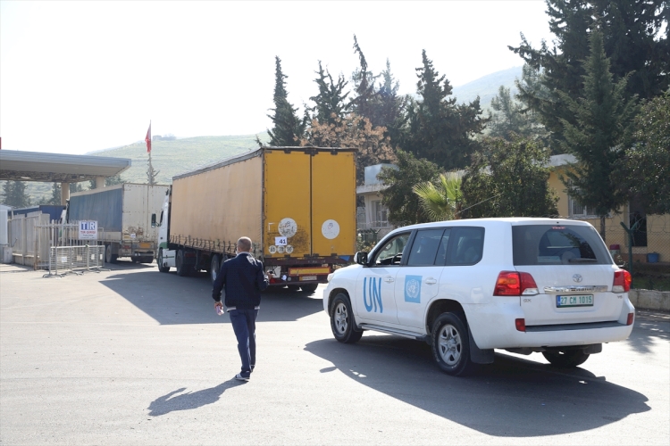 BM İdlib'e 63 tır insani yardım gönderdi