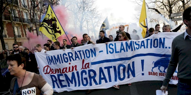 Fransa'da göçmen ve Müslüman karşıtı aşırı sağcı grup 'Generation Identitaire' feshedildi