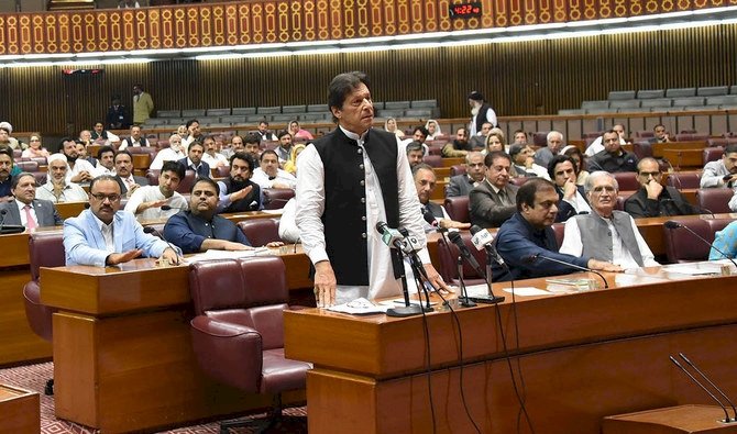 Pakistan Başbakanı Han, Parlamento'dan güvenoyu isteyecek