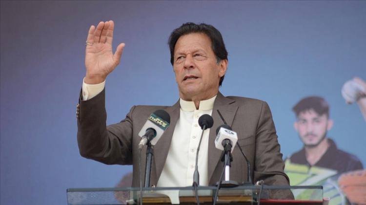 Pakistan Başbakanı Han parlamentodan güvenoyu aldı