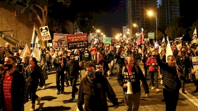 Binlerce İsrailliden Netanyahu karşıtı gösteri