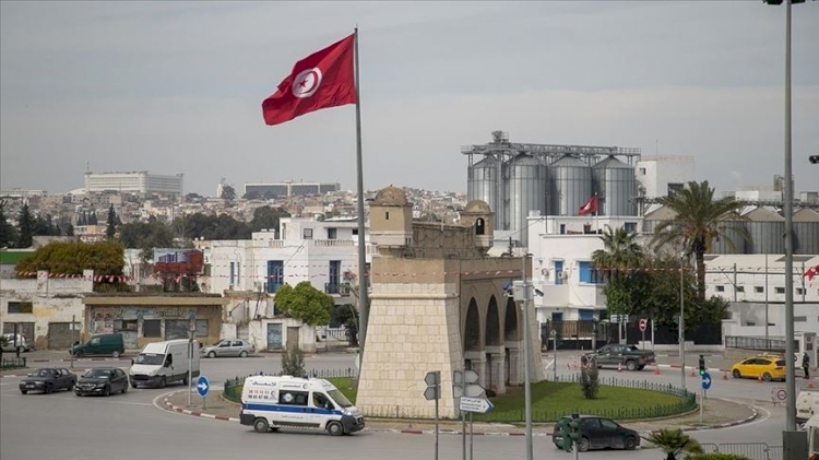 BAE'nin Tunus'a hibe ettiği aşılar ülkedeki siyasi krizi derinleştirdi