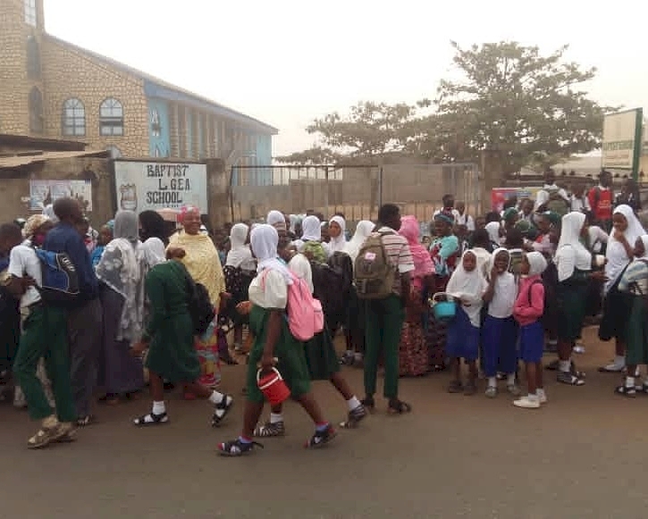 Nijerya'da başörtüsünü yasaklayan 10 misyoner okulu kapatıldı