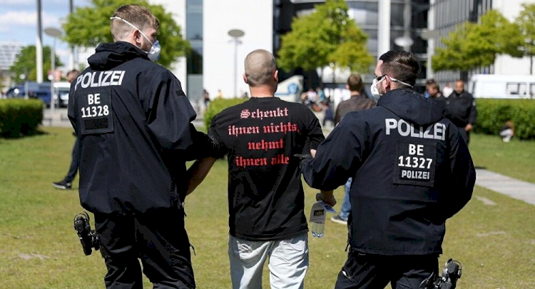 Almanya'da siyasi motifli suçlarda tarihi artış