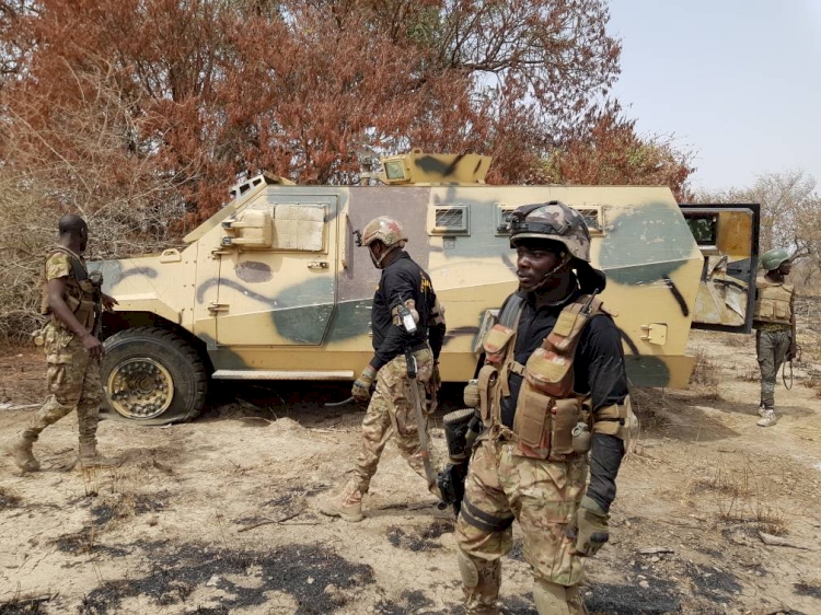 Nijerya'da askeri konvoya saldırı: 19 ölü