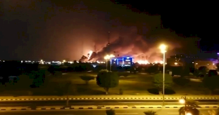 Husiler, Suudi Arabistan'ın petrol şirketi Aramco'yu 6 İHA ile 'tam isabetle' vurduklarını açıkladı