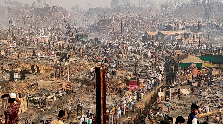 Arakanlı Müslümanların kaldığı kapmtaki yangında ağır bilanço: 15 ölü, 400 kayıp