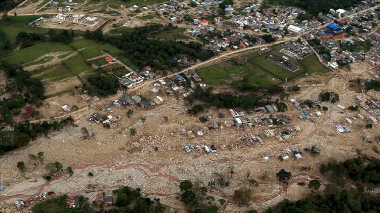 Kolombiya'da şiddetli yağışların yol açtığı sellerde 45 kişi öldü