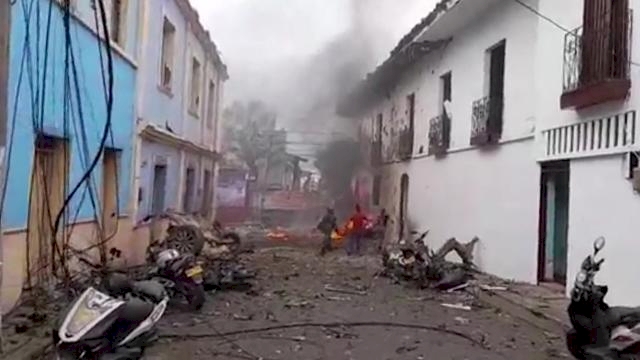 Kolombiya’da bombalı araçla saldırı: 17 yaralı