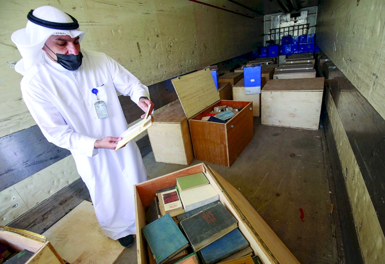 Irak işgal sırasında el konulan arşivleri Kuveyt'e iade ediyor