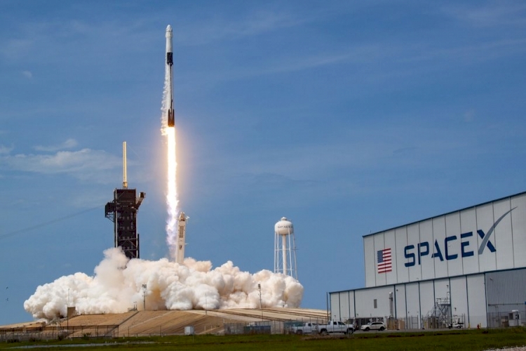 SpaceX'in uzay aracı bir kez daha patladı