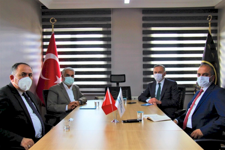 HÜDA PAR Genel Başkan Vekili Yapıcıoğlu yeni anayasa çalışmaları kapsamında hukukçularla görüştü