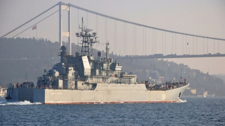 ABD savaş gemilerini Karadeniz'e göndermek için Türkiye'ye bildirimde bulundu, Rusya'dan 'müdahale ederiz' açıklaması geldi