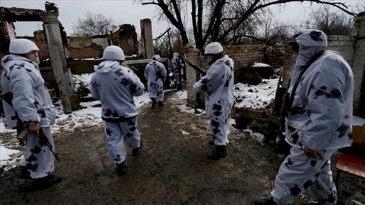 Donbas'ta bir Ukrayna askeri daha öldü