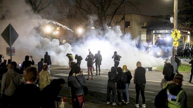 ABD'de siyahi Wright'ın ölümü protesto ediliyor: 40 gözaltı