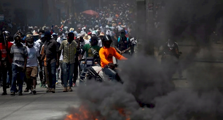 Şiddetli protestoların yaşandığı Haiti'de Başbakan Joseph Jouthe görevinden istifa etti