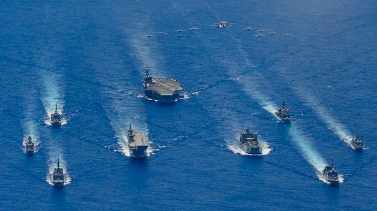 Japonya Doğu Çin Denizi'ne kıyı bölgesinde son 30 yılın en büyük askeri tatbikatını planlıyor