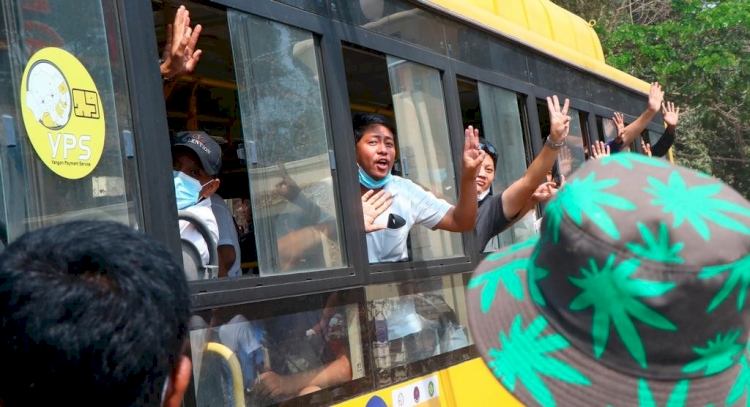 Myanmar'da darbe yönetimi 23 bin kişiyi serbest bıraktı