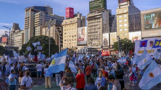 Arjantin'de koronavirüs önlemlerine protesto