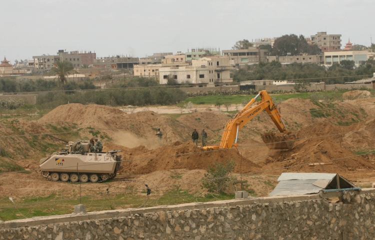 Mısır ordusu Gazze'nin 'can damarı' tünelleri yıkıyor