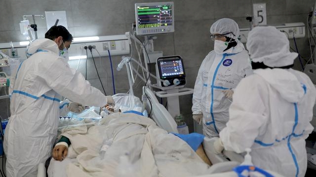İran'da COVID-19 krizi: Hastanelerde yer kalmadı