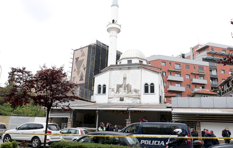 Arnavutluk'ta camiye saldırı: 5 yaralı