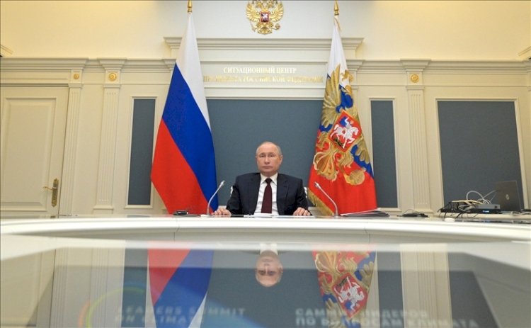 Putin, Ukrayna Devlet Başkanı Zelenskiy ile ikili ilişkileri Moskova’da görüşebileceğini söyledi