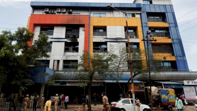 Hindistan'da hastanede patlama: 13 hasta öldü