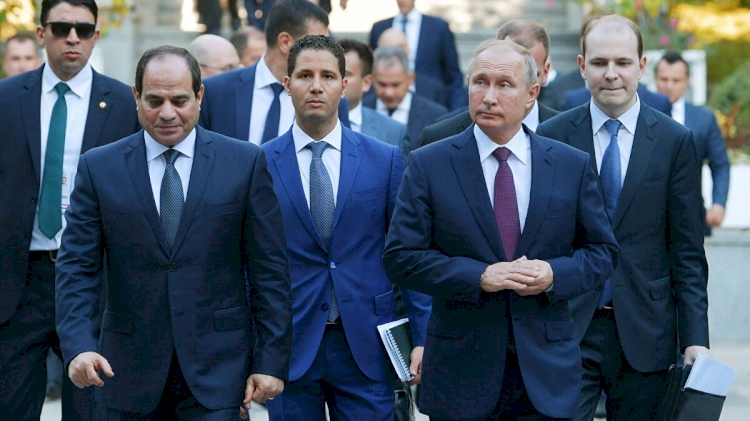 Sisi ve Putin iki ülke arasındaki hava trafiğini 5,5 yıl sonra yeniden başlatma konusunda anlaştı