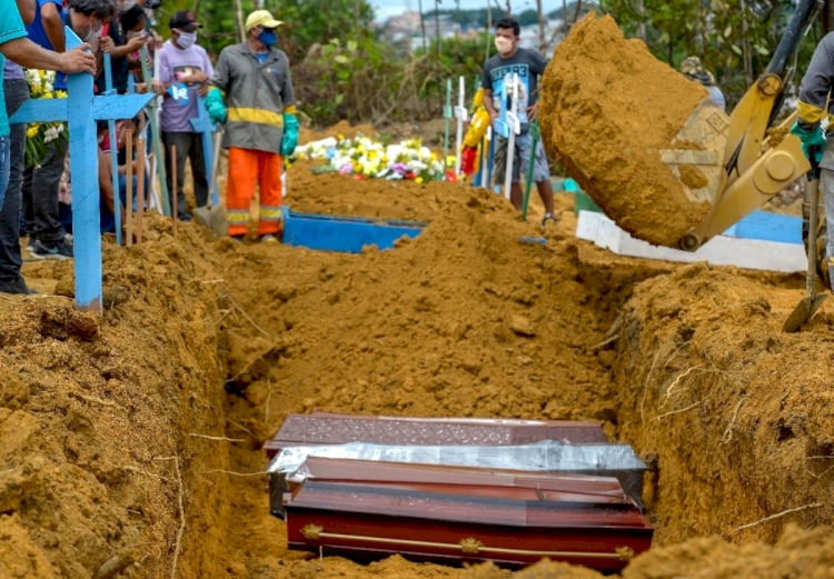Brezilya'da son 24 saatte Kovid-19 nedeniyle 3 bin 163 kişi hayatını kaybetti