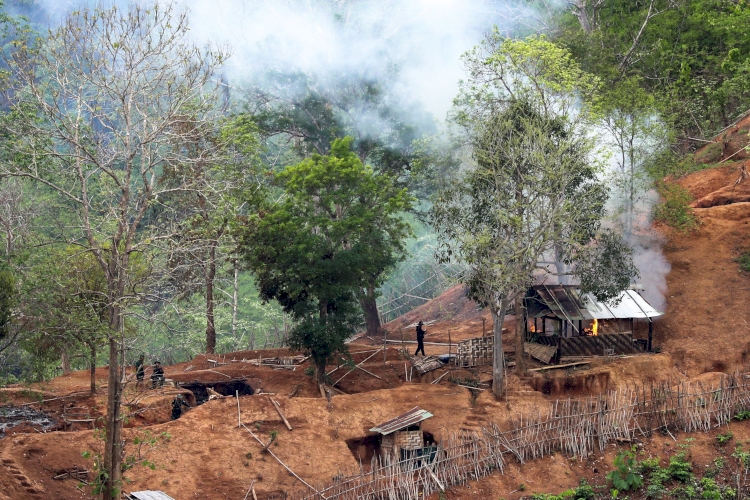 Myanmar ordusu iki bölgede etnik azınlıklara hava saldırısı düzenledi
