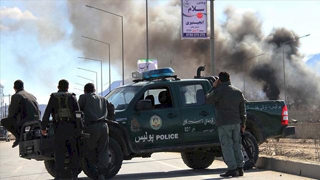 Afganistan'da polis aracına bombalı saldırı: 3 ölü