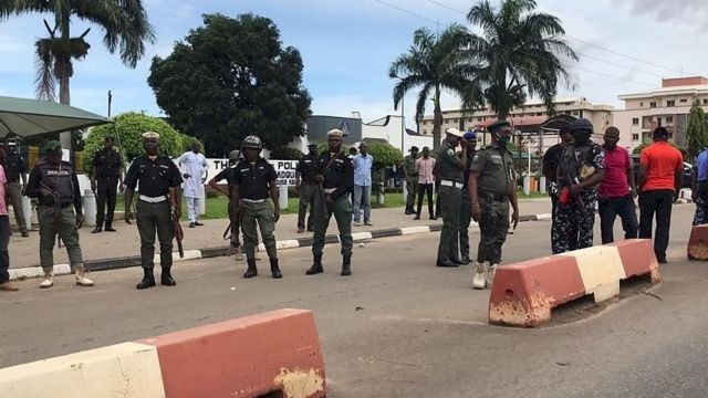 Nijerya'da silahlı saldırıların arttığı 3 eyalette sokağa çıkma yasağı ilan edildi