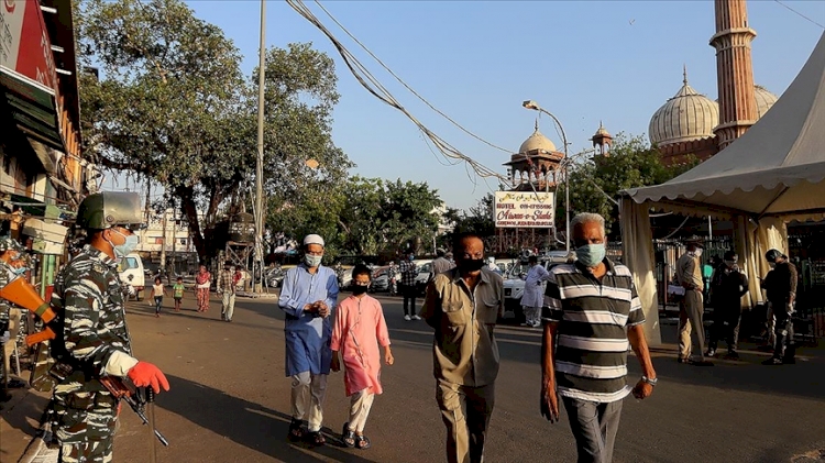 Hindistan'da Müslümanlar Ramazan Bayramı'nı Kovid-19 kısıtlamaları altında karşılıyor