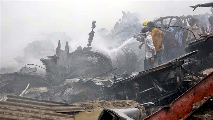 Nijerya Genelkurmay Başkanı'nın olduğu uçak düştü: 12 ölü