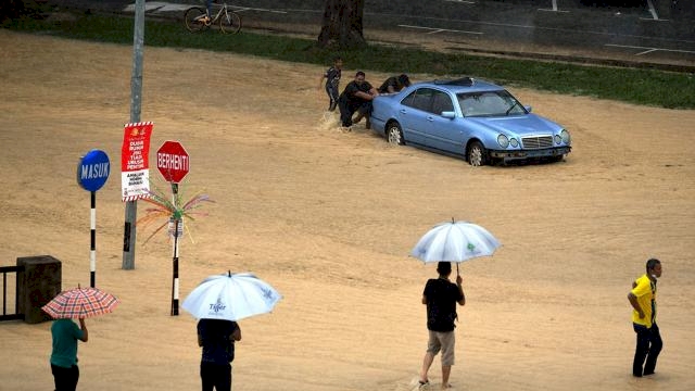 Malezya'da sel: 5 binin üzerinde kişi tahliye edildi