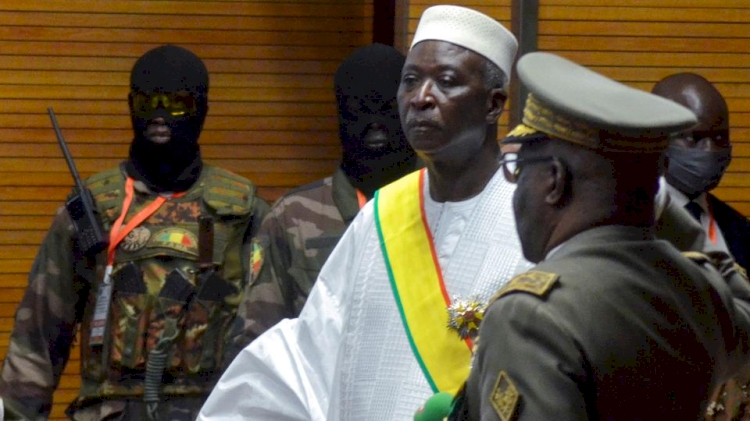 Mali'de geçici hükümet üyeleri askeri cunta tarafından gözaltına alındı