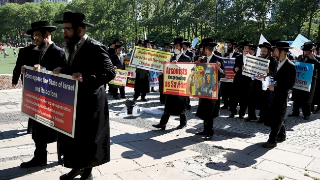 New York'taki Ortodoks Yahudileri Siyonist İsrail'i protesto etti