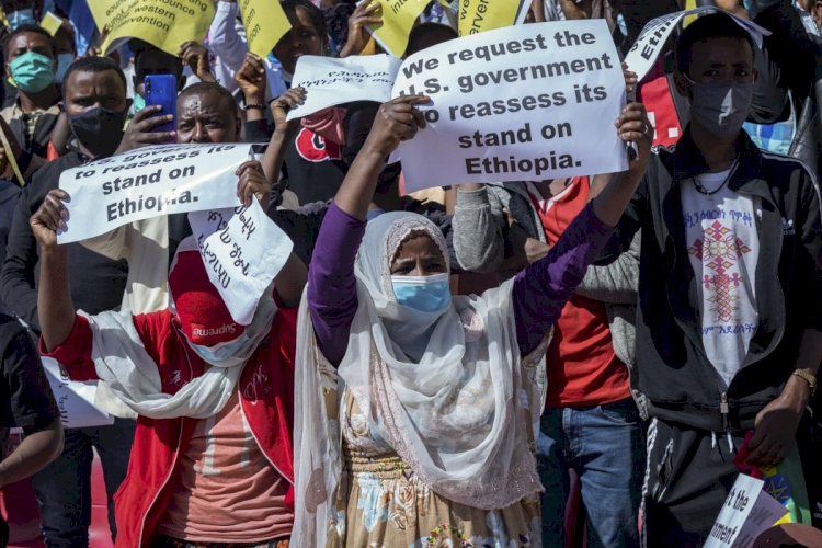 Etiyopyalılar ABD'nin yaptırımlarını protesto etti