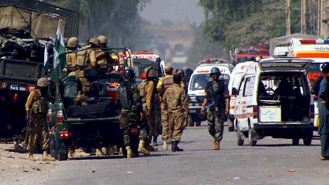 Pakistan'da silahlı saldırı: 2 polis öldü
