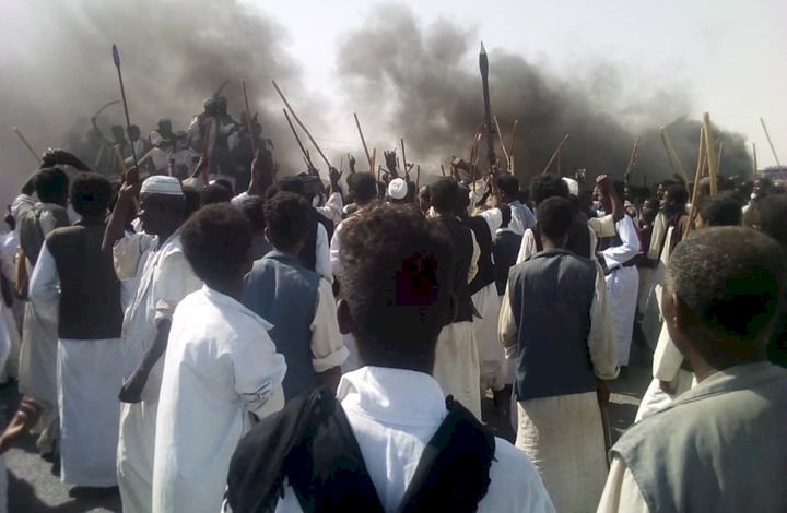 Sudan'da Arap ve Afrika kökenli kabileler arasında çatışma: 36 ölü