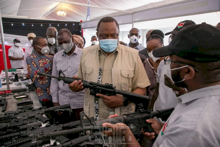 Kenya Devlet Başkanından yasa dışı silah üreticilerine iş teklifi